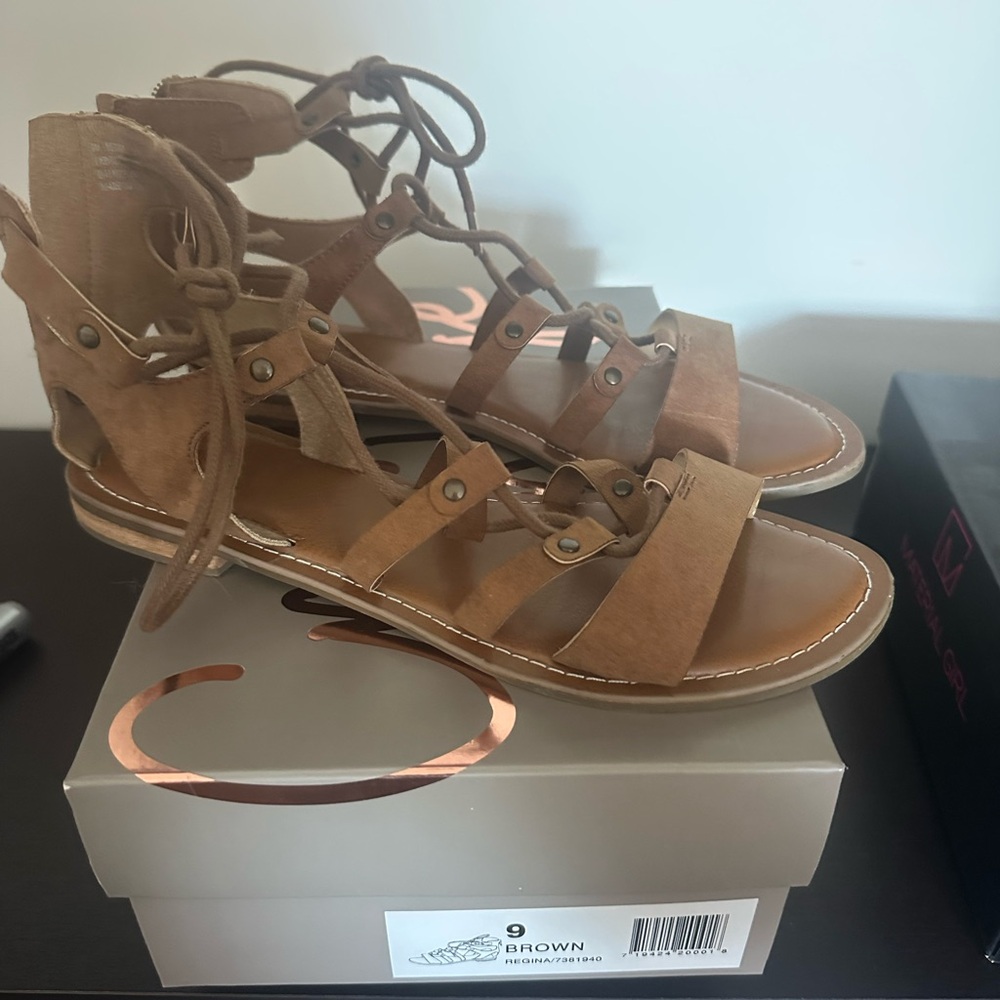 Crown Vintage Brown Sandals